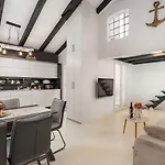 Mali Raj Vila