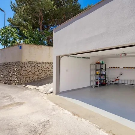 Mali Raj Villa Lopar