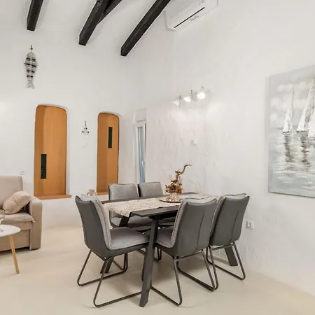 Mali Raj Villa