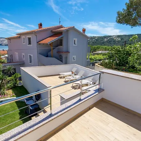 Mali Raj Villa *